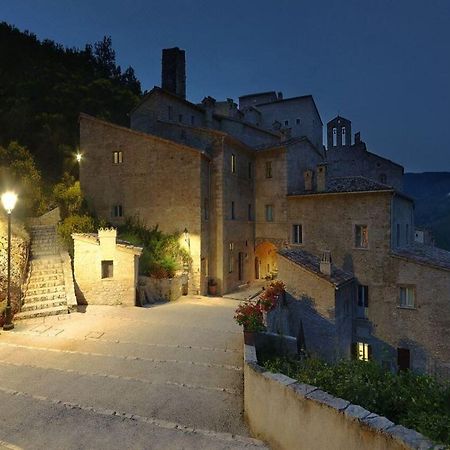 מלון Sellano Castello Di Postignano מראה חיצוני תמונה