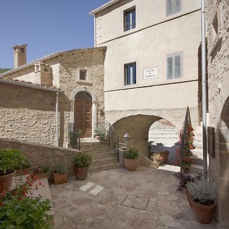 מלון Sellano Castello Di Postignano מראה חיצוני תמונה